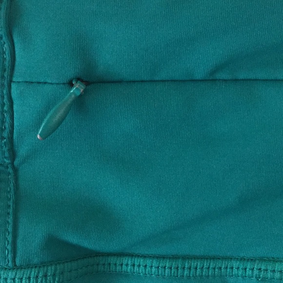 Fabletics Emerald Green Capri Back Pocket - Picture 4 of 4